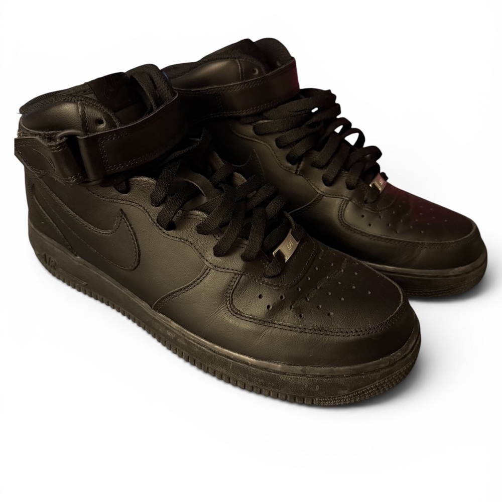 Nike Black Men’s High-Top Leather Sneakers with Ankle Strap
